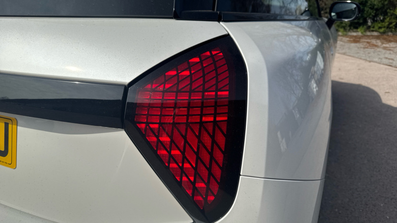 MINI Cooper 135kW E Exclusive [Level 1] 41kWh 3dr Auto Electric Hatchback